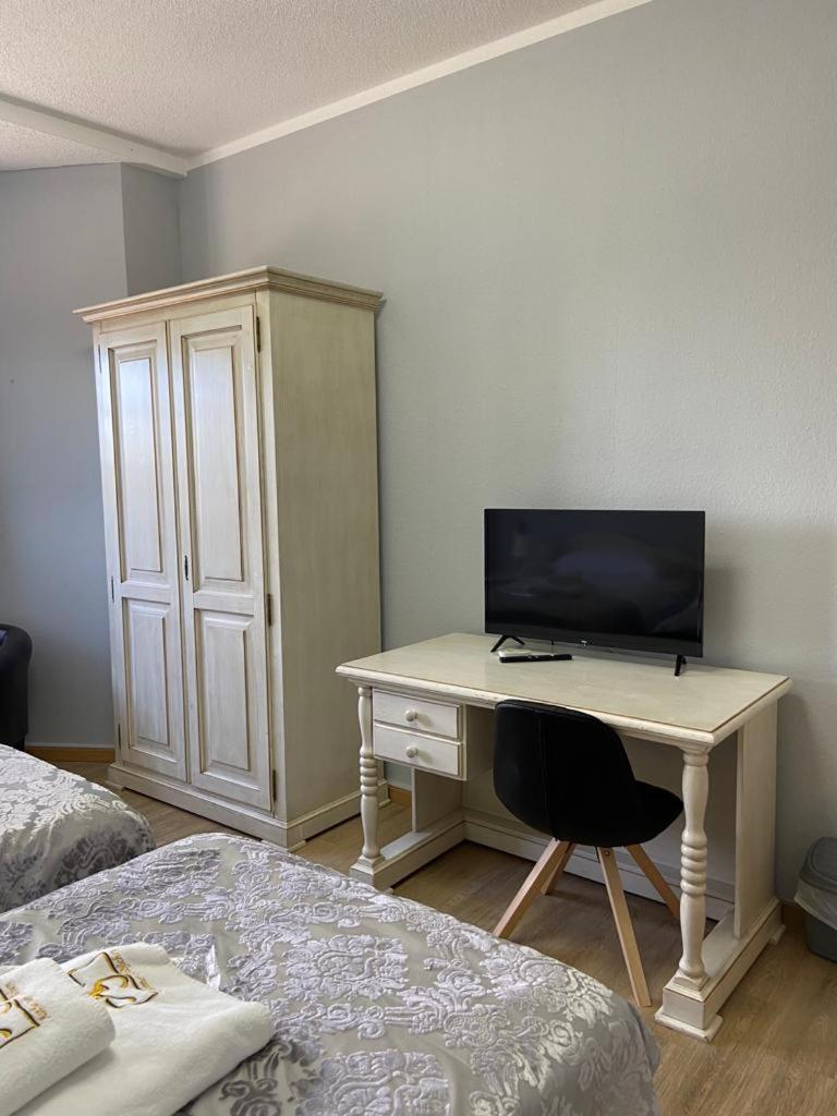 Astheimer Schloesschen Trebur Bilik gambar